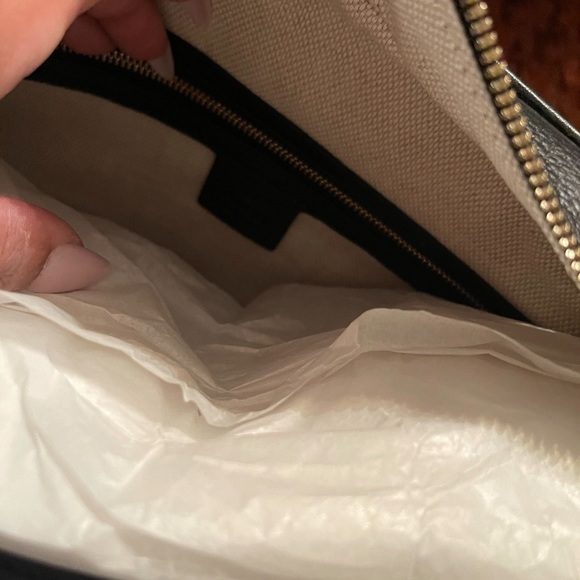 Authentic and Brand New Gucci Soho Chain Shoulder Handbag - Picture 4 of 13